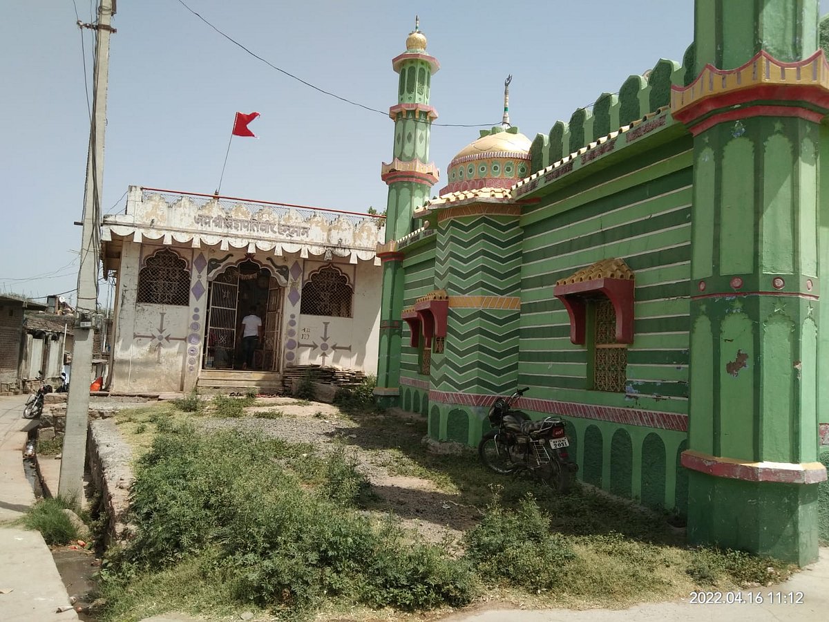 Alot: Makanpura, a village where hope stands tall; temple, mosque built side by side in one compound