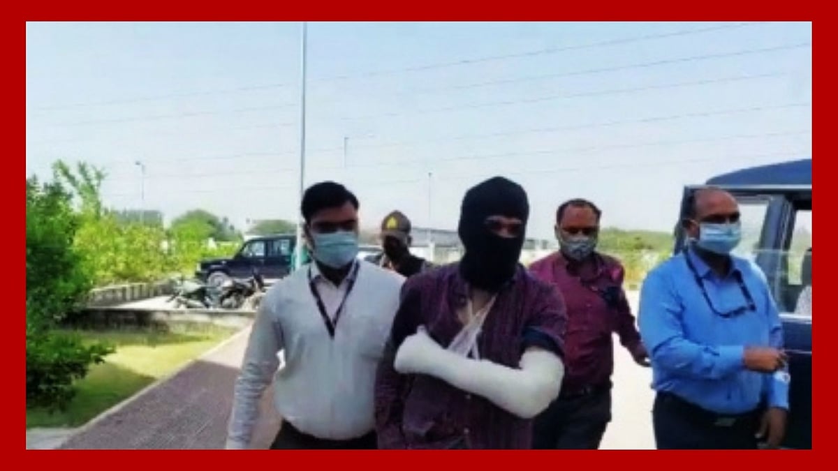IIT Bombay graduate who attacked Gorakhnath temple brought to Lucknow 