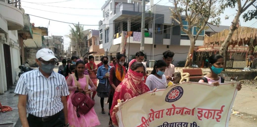 Indore: NSS students launch
awareness campaign