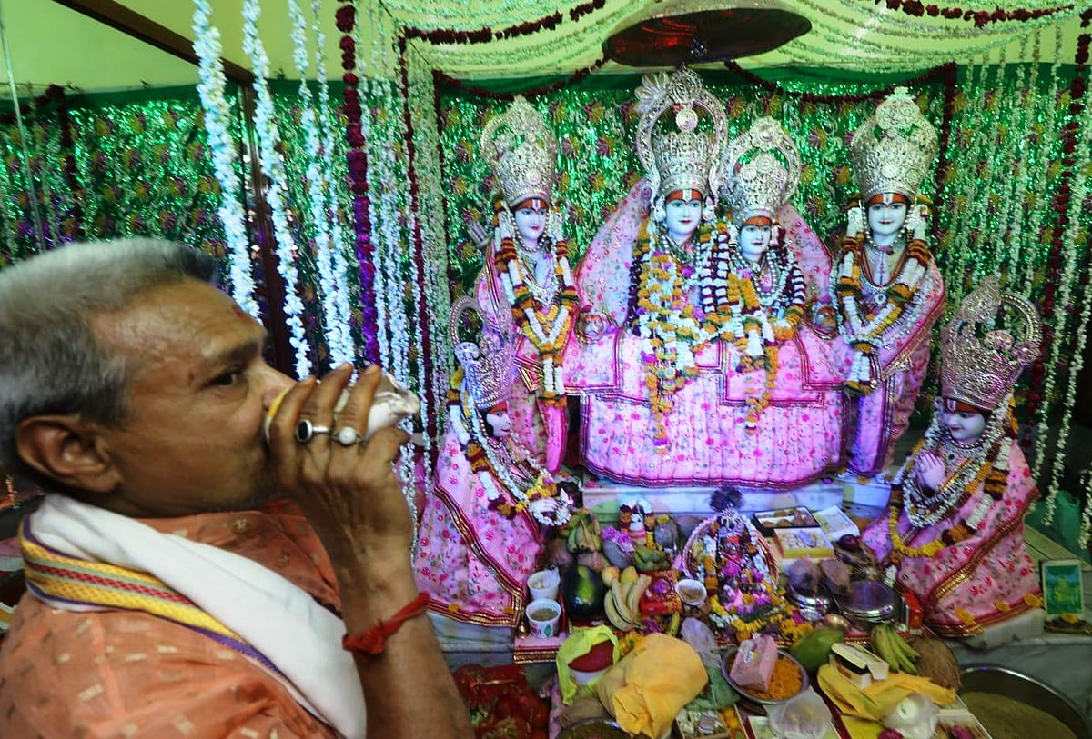 Madhya Pradesh: Ram Navmi celebrated with gusto in Sendhwa