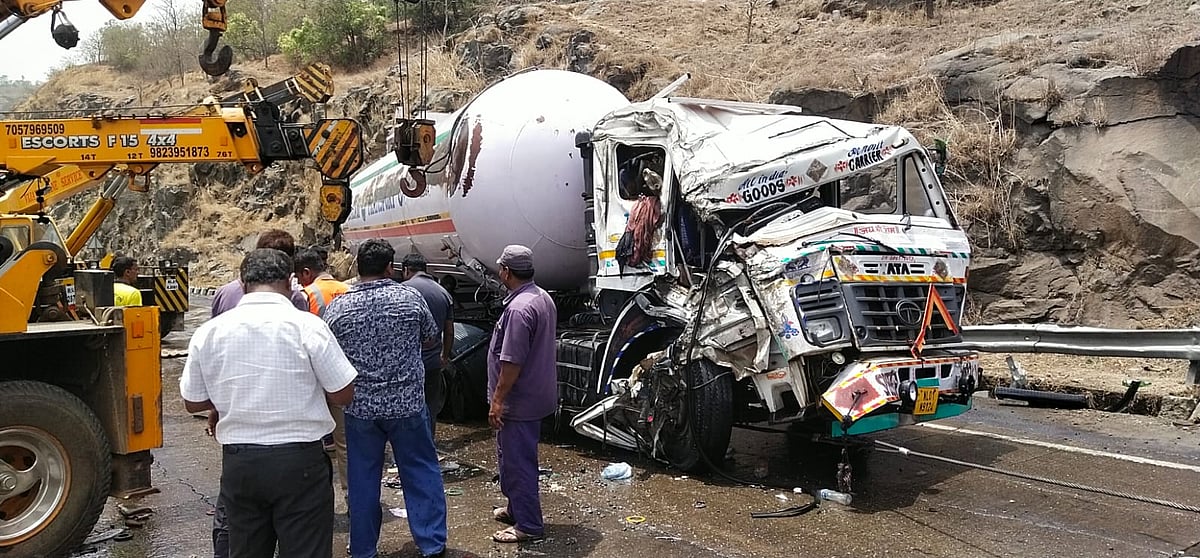 Three died, two injured after tanker jumps divider and hit two cars on Mumbai-Pune expressway; see pics