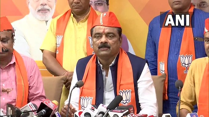 Gujarat: Congress MLA from Khedbrahma, Ashwin Kotwal joins BJP in Gandhinagar