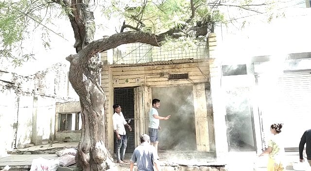 Madhya Pradesh: Fire at godown in Barwani, no casualties reported