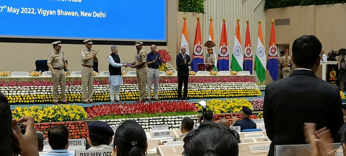 Railway Minister Ashwini Vaishnaw honours RPF personnel with President’s Medal for Gallantry