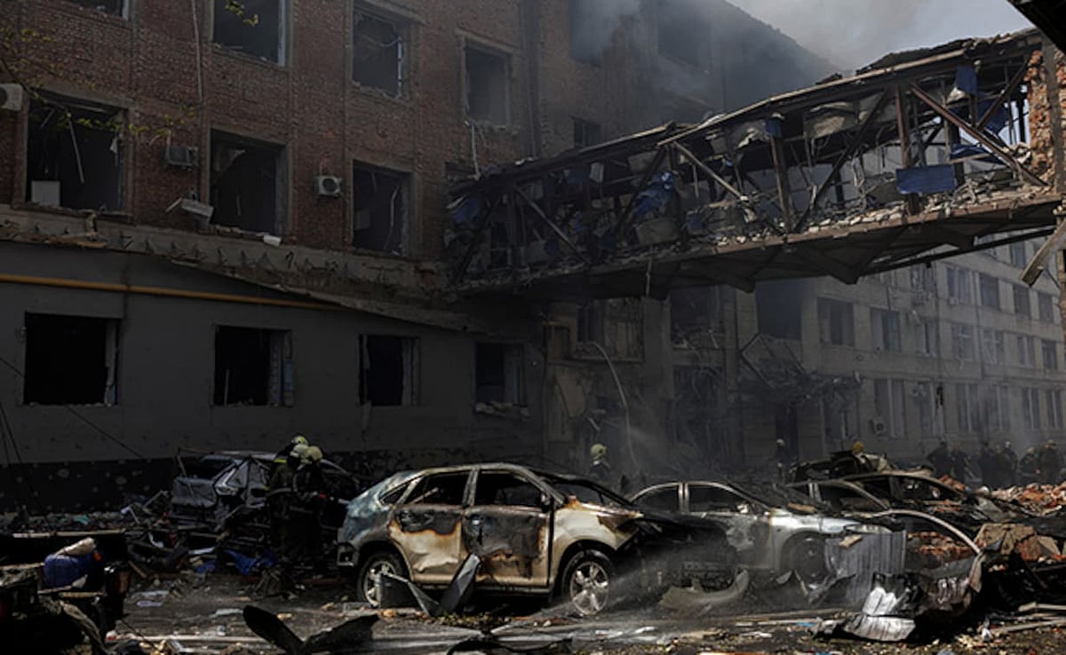 Russian rockets strike eastern Ukrainian town of Pokrovsk, at least four wounded