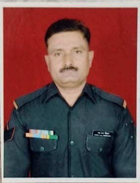 Manawar: Ex-Army man Sindhare cremated with state honours
