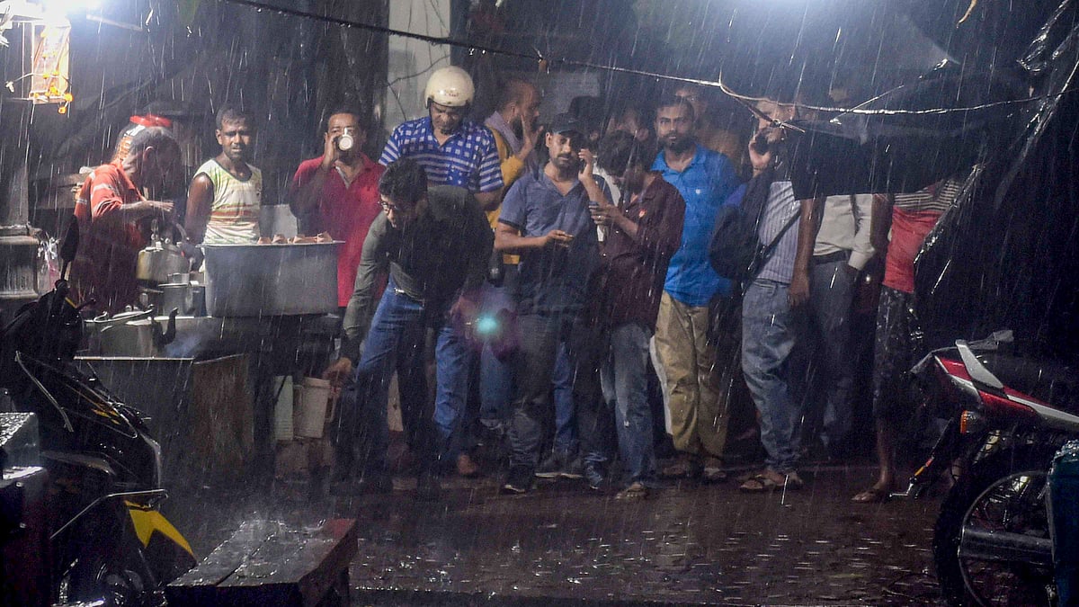 Kolkata receives Kalbaisakhi showers, two school students drown while rowing
