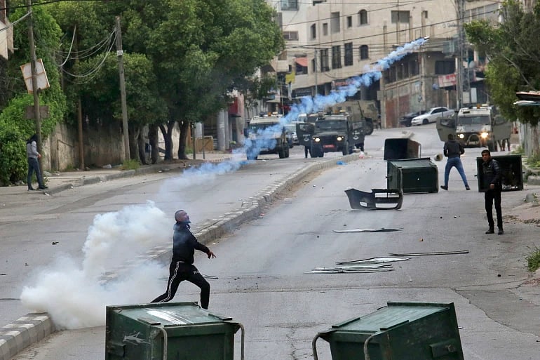 West Bank clashes: Palestinian teenager shot dead by Israeli forces, over 90 injured 