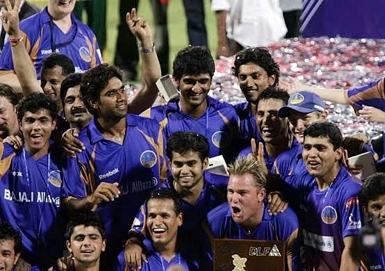 Late Shane Warne after winning the inaugural IPL trophy in 2008 | Pic: Twitter