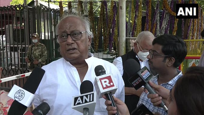 TMC delegation meets Election Commission over 'attack' on party workers by 'BJP goons' ahead of...