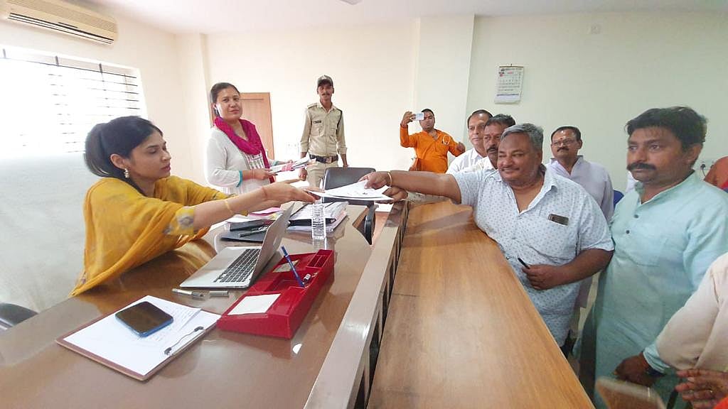 AAP’s mayoral candidate Santosh Verma files his nomination papers.