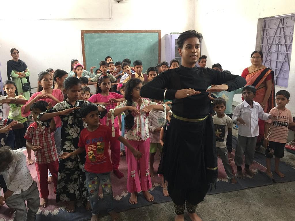 UJJAIN SPIC MACAY, IOCL WORKSHOP: Delhi-based Kathak dancer performs at two govt schools