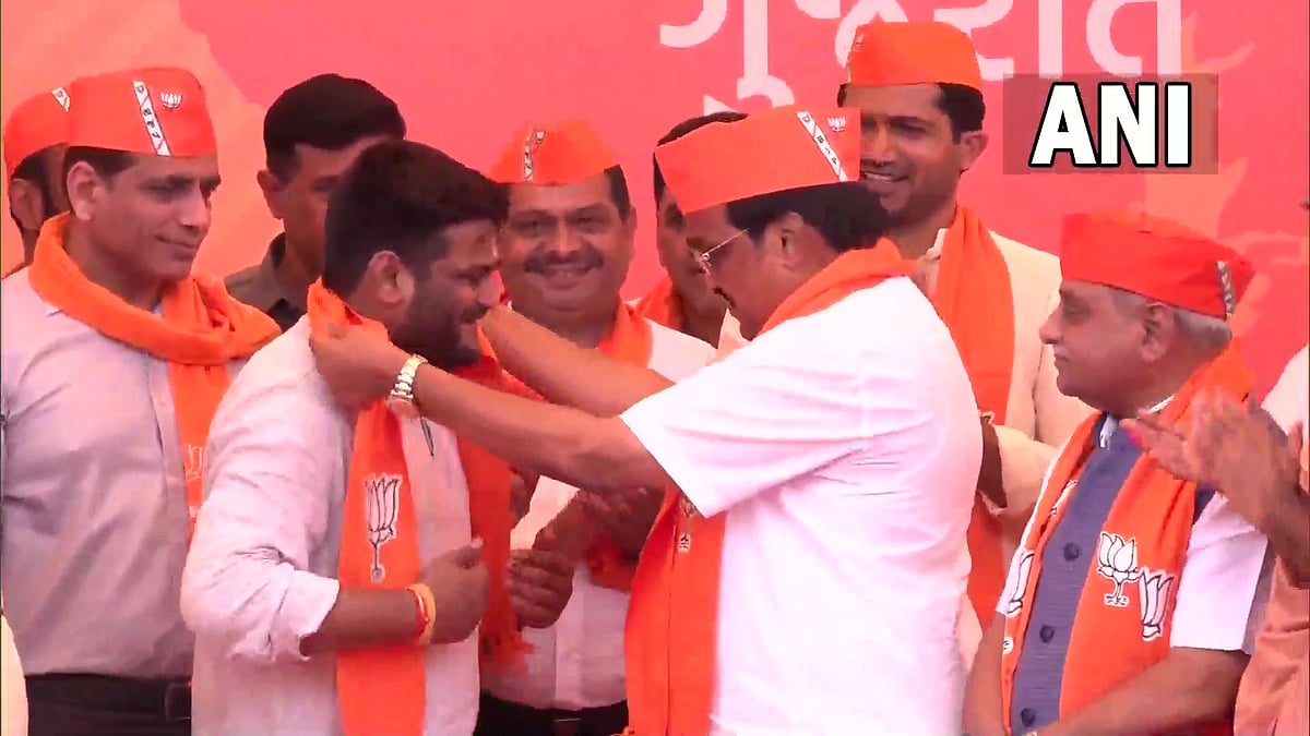 Days after quitting Congress, Gujarat leader Hardik Patel joins BJP
