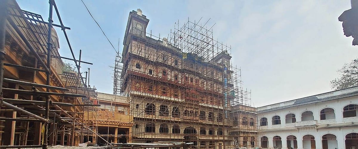 Indore: After a long gap of around 6 years, Rajwada Palace will get back in royal condition in 30 days