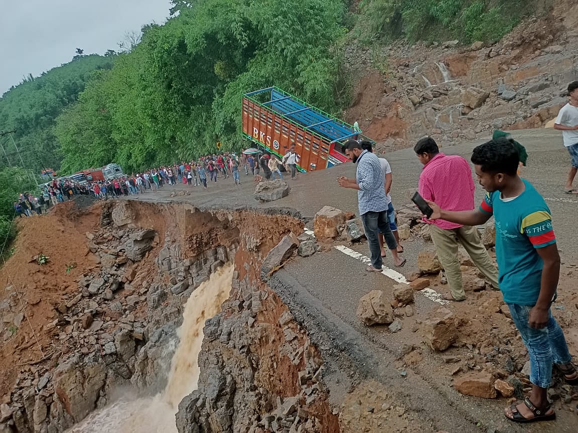 Landslides in Meghalaya's East Jaintia Hills; Silchar-Guwahati NH blocked