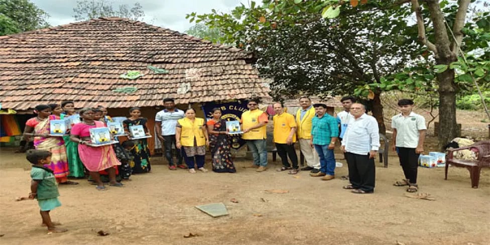 Panvel: Lions Club distributes solar lamps among tribes 