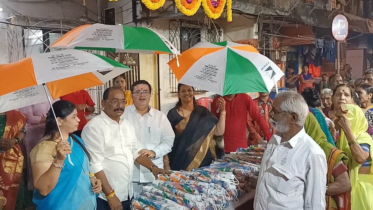 Thane: 3,000 umbrellas distributed by NCP in Khopat area