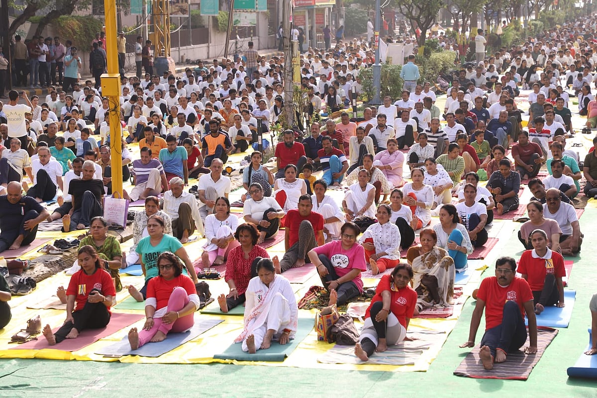 Indore: Denizens perform Yoga Aasans to mark World Yoga Day 