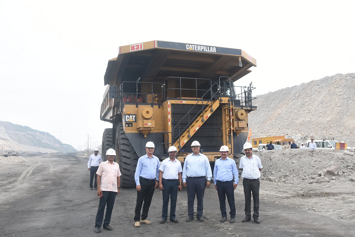 Singrauli: Principal Secretary (forests) Barnwal visits NCL’s Nigahi mine
