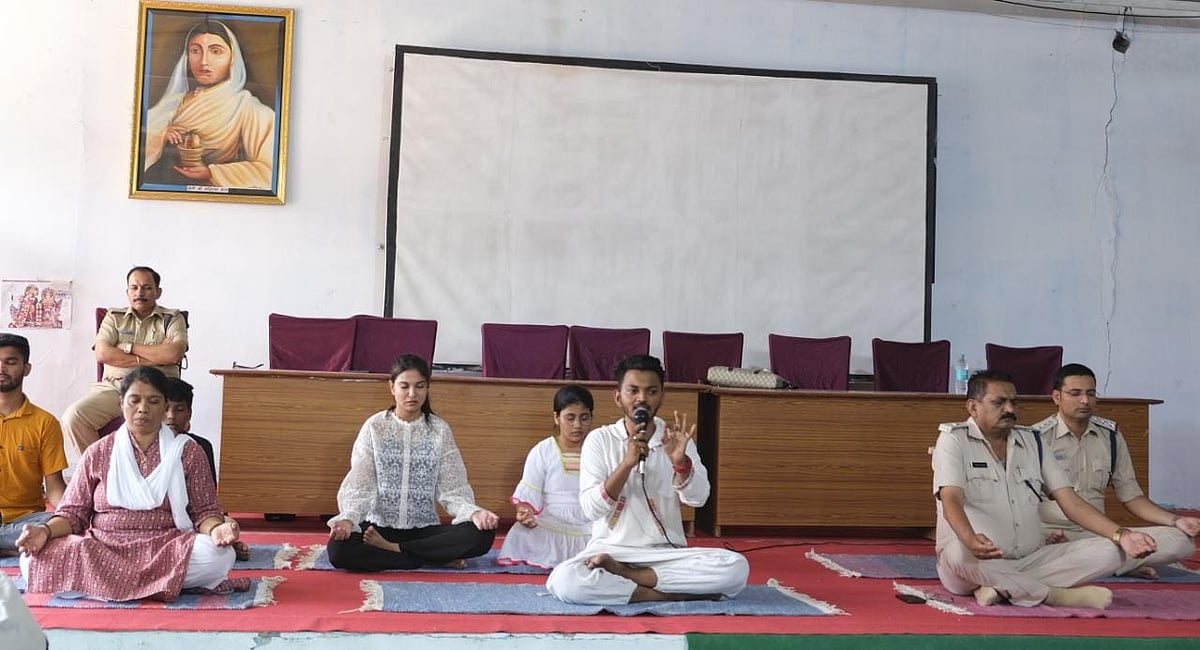 Indore: Camp to make Central jail
inmates mentally fit
