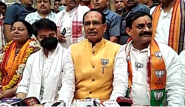 Madhya Pradesh: CM Shivraj remains in company as Gwalior candidate Suman Sharma files nomination, Tomar-Scindia conveyed message of unity 