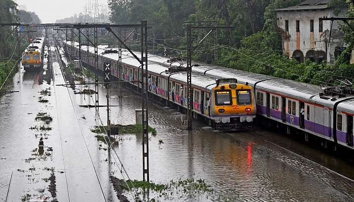Mumbai: Railways ensure smooth functioning of trains as monsoon arrives 