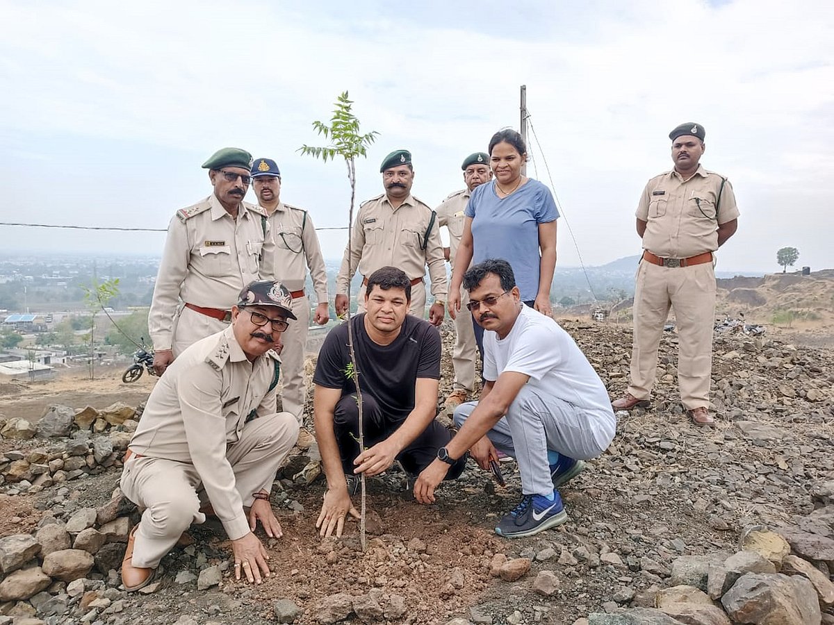 Dewas: Sapling plantation ceremony held