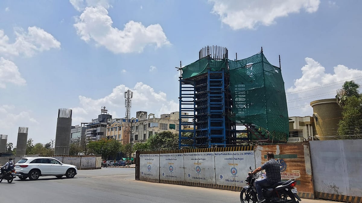 Indore: Concrete pillars now visible four kilometres from MR 10