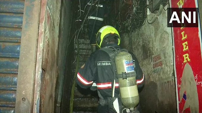 Thane: High Street Mall in Kapurbawdi catches fire; 4 firemen in hospital