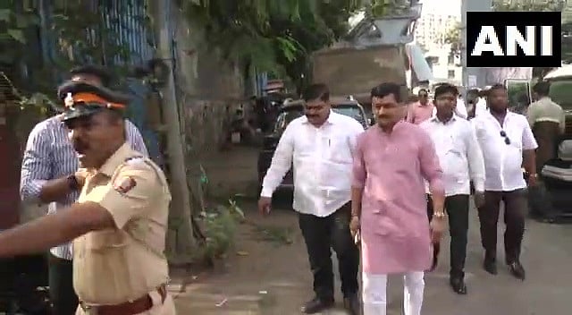 Mumbai: Eight MNS workers detained in  Chembur for door to door distribution of Raj Thackeray's letter