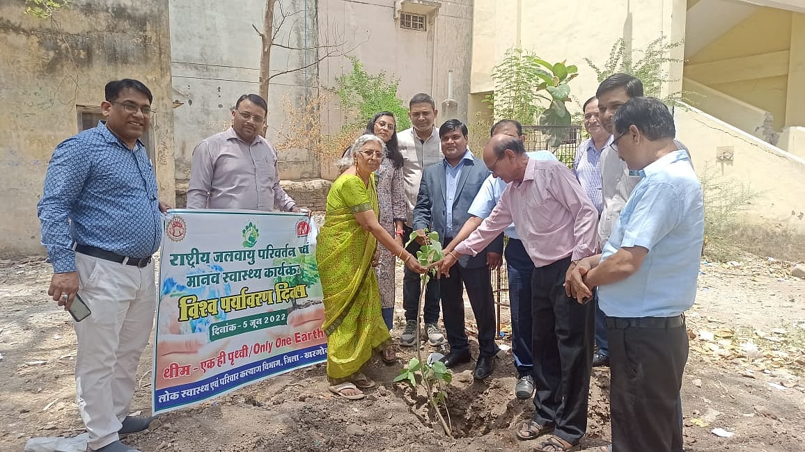 Sanawad: Planting trees essential to save earth