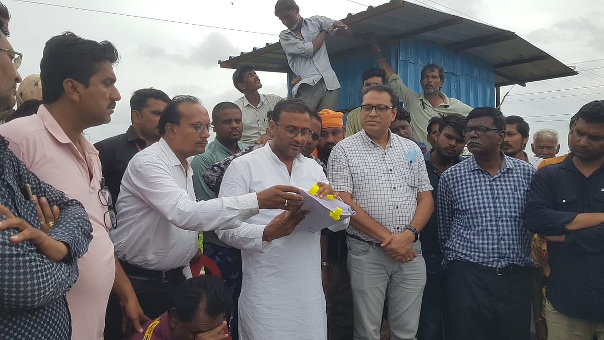 Protest against toll collection on Sanawad-Khargone highway