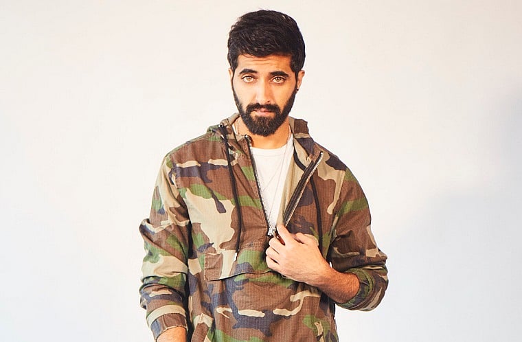 Akshay Oberoi gushes, 'It feels great to mouth dialogues written by Mahesh Bhatt in Judaa Hoke Bhi.'