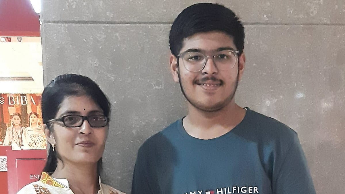 Aryan Gupta (R)
