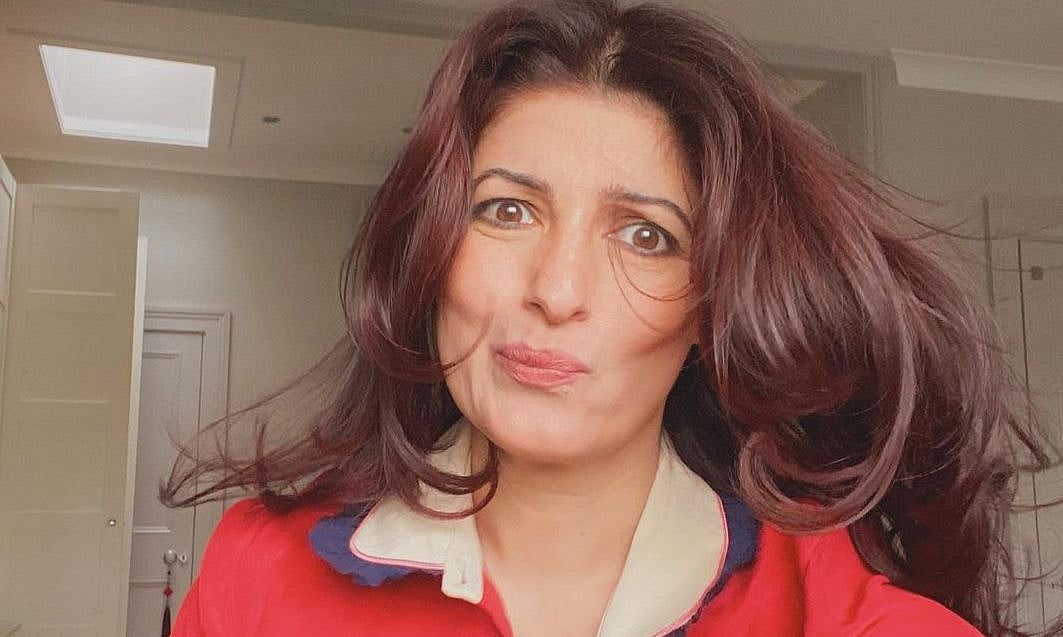 Check out Twinkle Khanna's reaction after she comes across a man selling pirated copies of her books