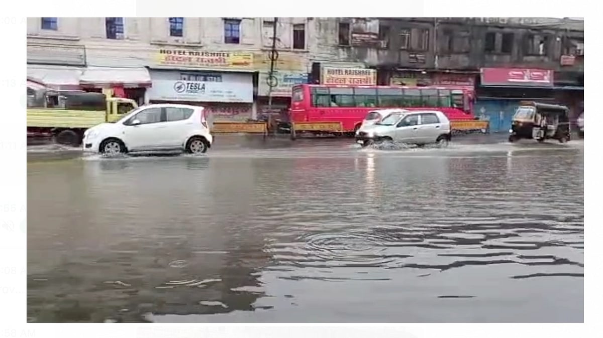 Water Clogging on Platform number 6, Bhopal