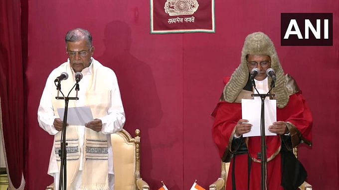 La Ganesan takes oath as temporary Governor of West Bengal