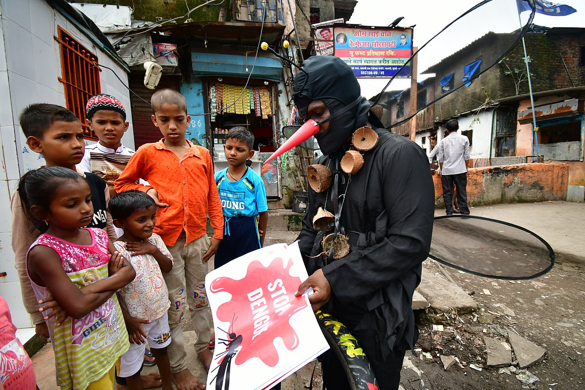 Social activist Ashok Kurmi dressed as mosquito visited Dharavi slums on Friday to spread awareness
about cleanliness in the backdrop of rising dengue and malaria cases in the city. | BHUSHAN KOYANDE