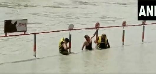 WATCH: City Patrol Unit and water police rescue drowning man in Haridwar