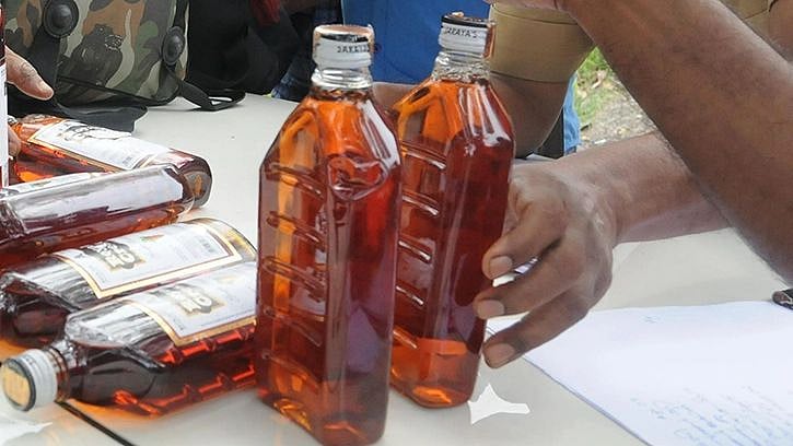 Satna: Ahead of civic polls, excise officials seize illicit liquor