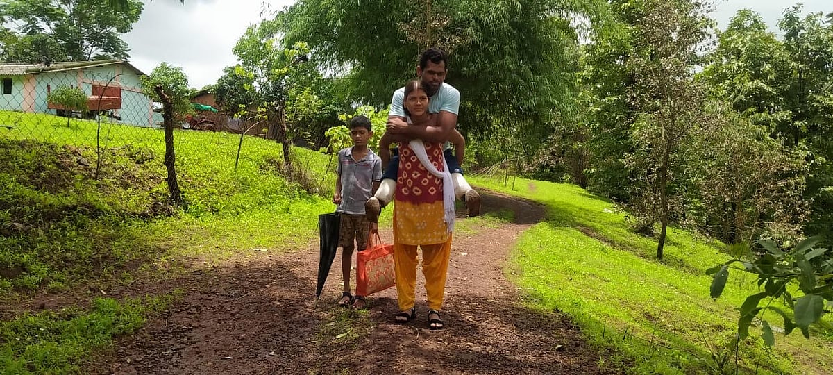 Promised road not delivered: Wife carries CRPF jawan through slush in Maharashtra's Jawhar