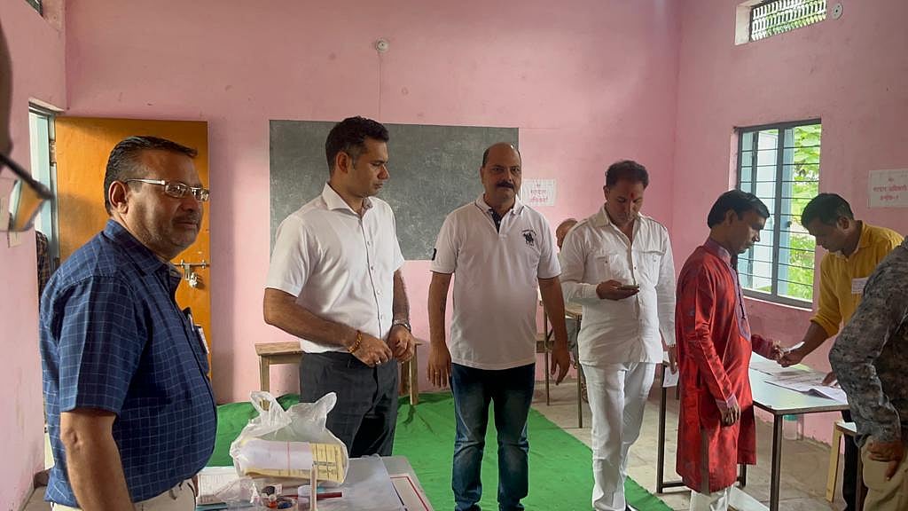 Bhopal Collector inspecting polling station in Berasia Municipal Council