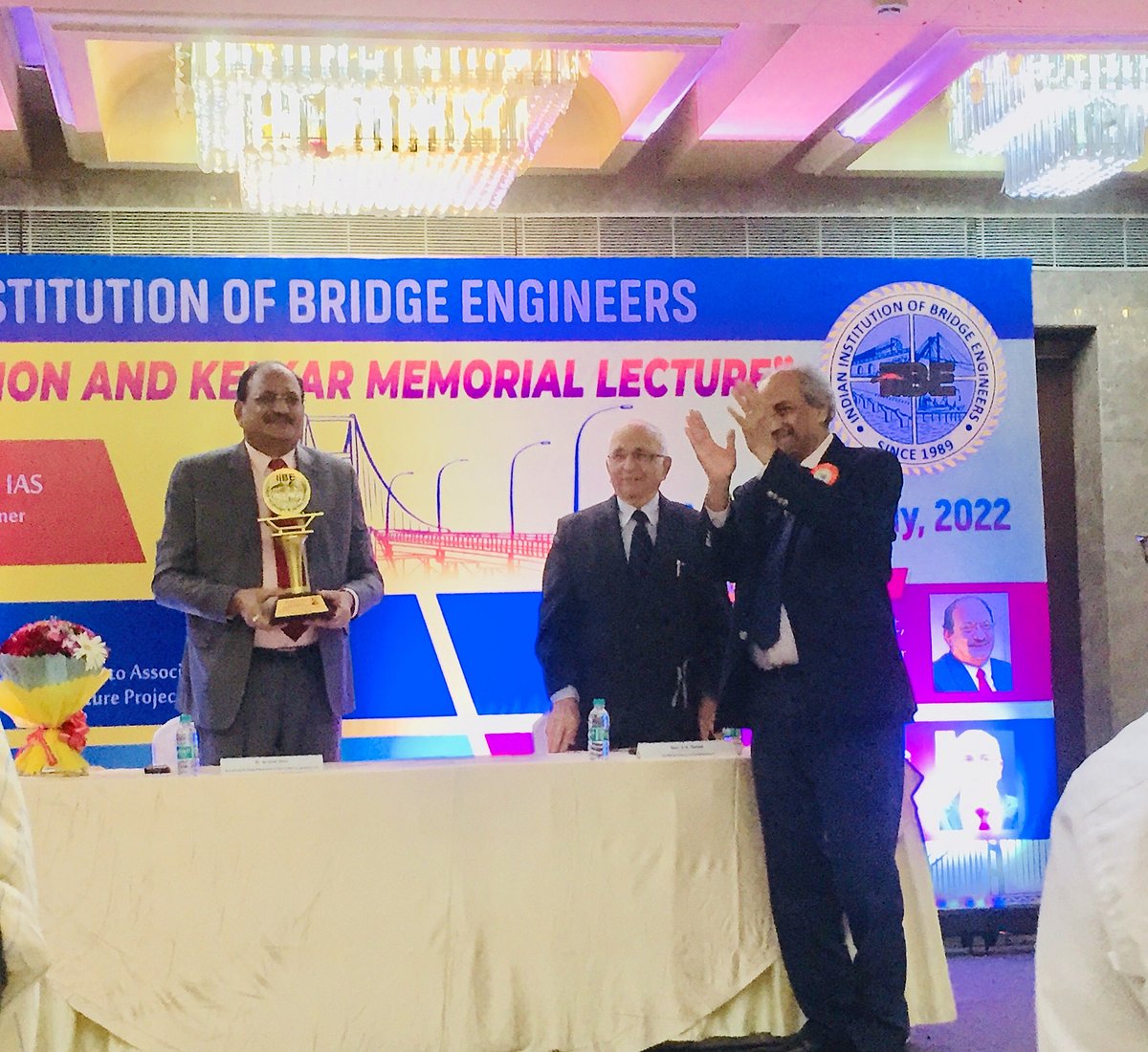 Mumbai: Maha Metro MD Dr Brijesh Dixit conferred with Special Lifetime Achievement Award