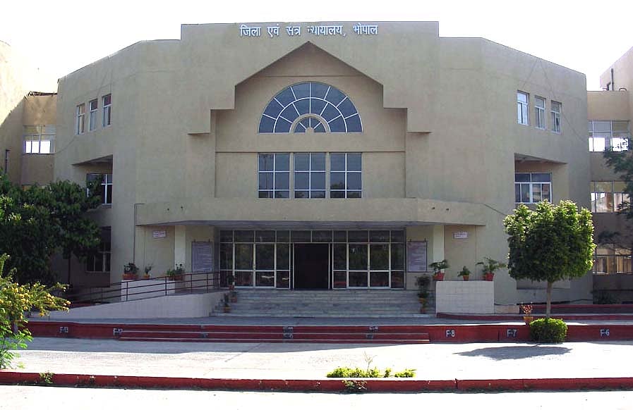 Bhopal: 3-year RI to MP Housing Board five engineers, two contractors