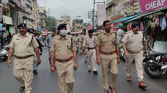 IG Rural tours Mhow on foot, interacts with citizens
