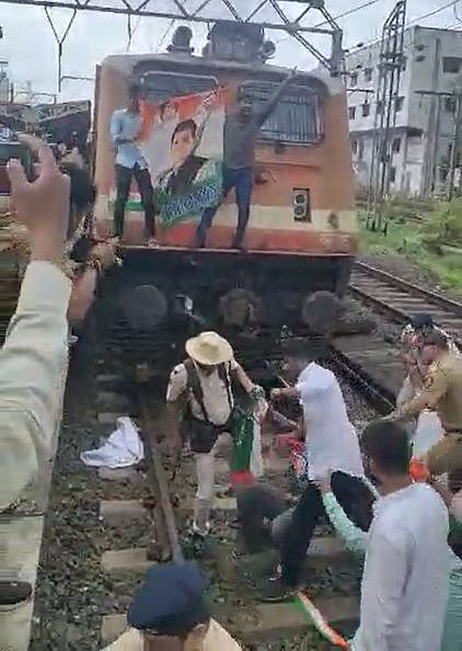 Mumbai: Youth Congress workers detained after 'rail roko' protest against ED questioning of Sonia Gandhi