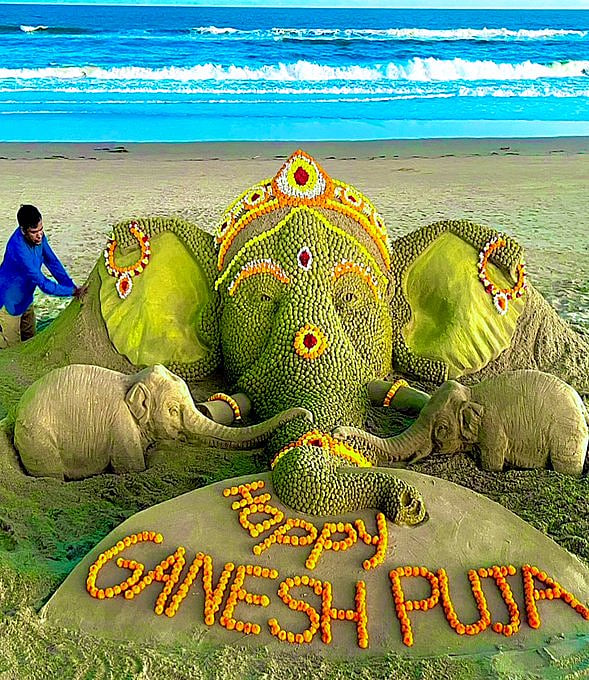 Ganeshotsav 2022: Sudarsan Pattnaik creates Lord Ganesha sand sculpture at Puri Beach