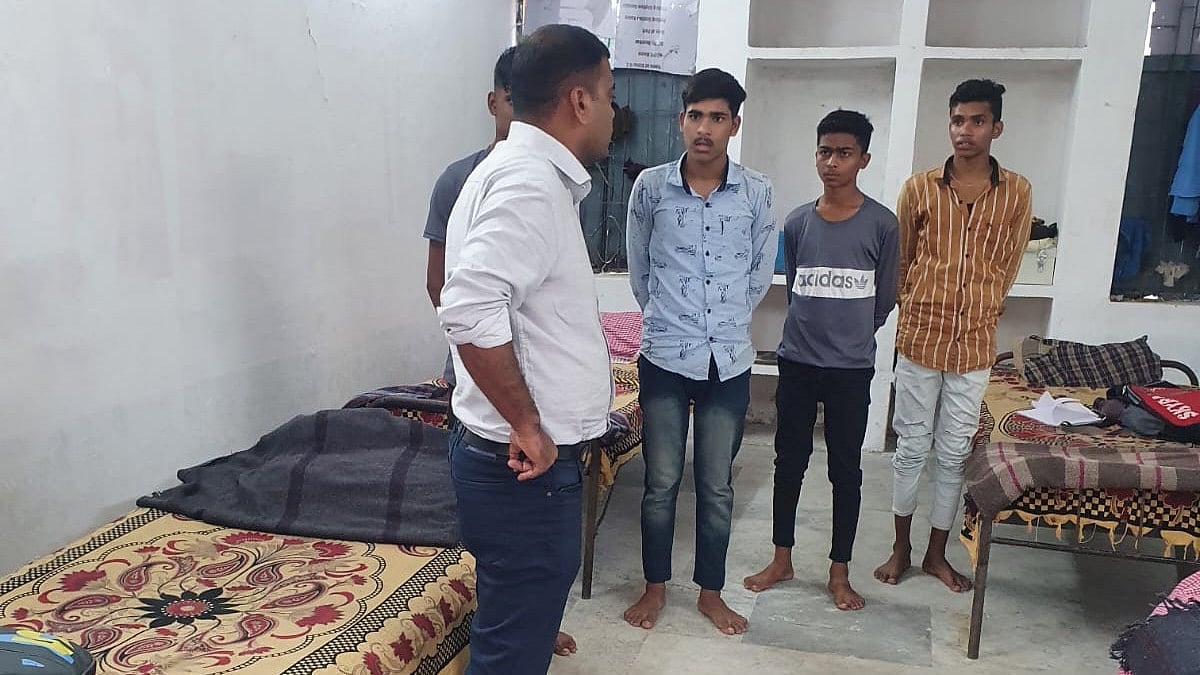 Sardarpur: SDM looks into complaints against hostel superintendent