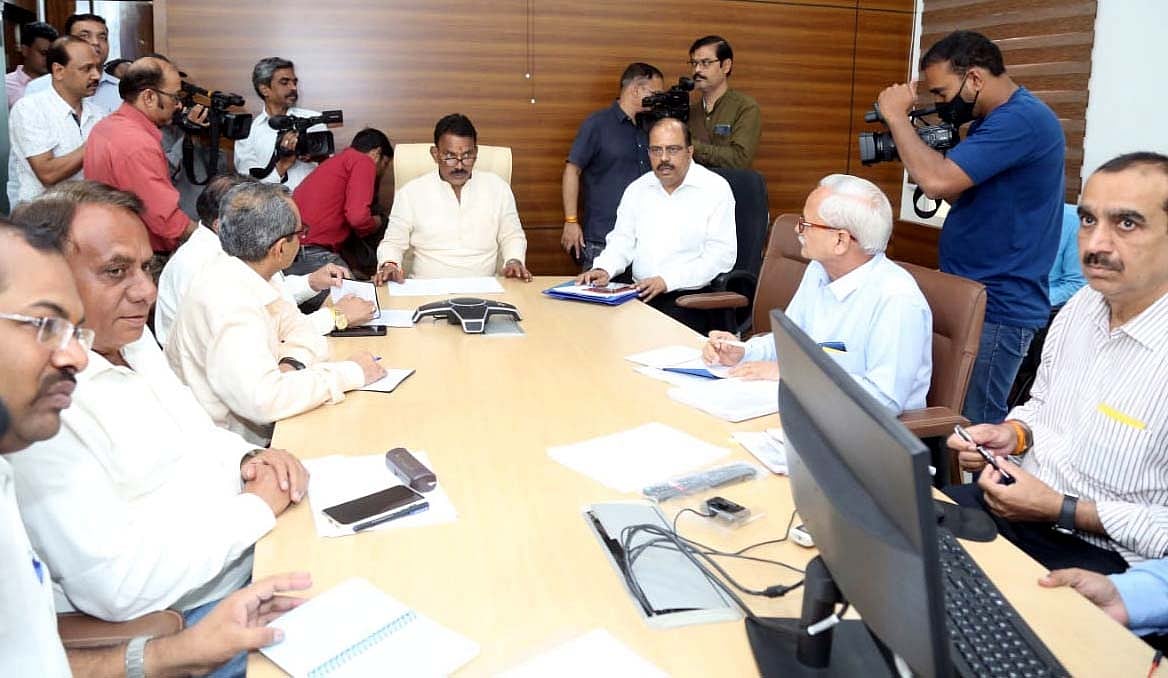Bhopal: Minister instructs officials to keep eye on overflowing rivers and reservoirs