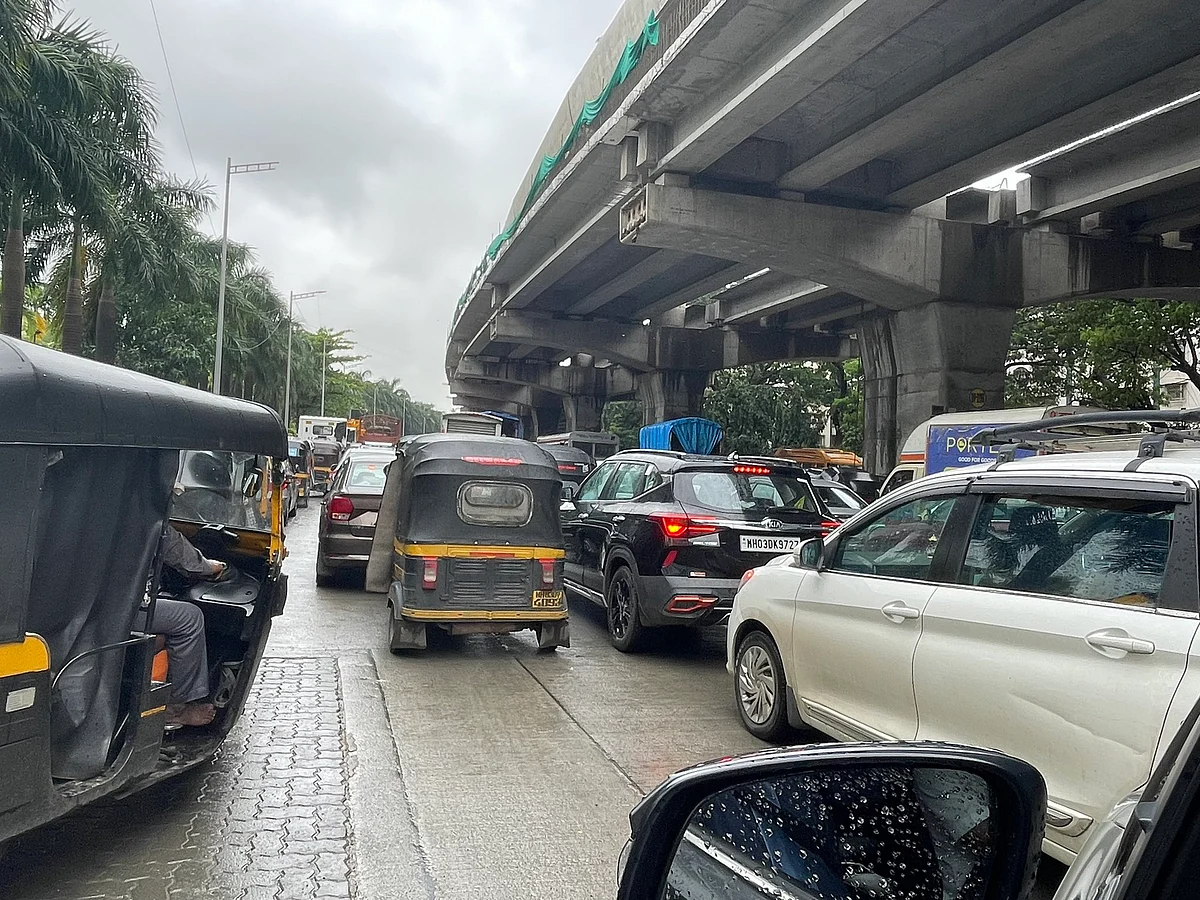 Mumbai: Traffic woes worsen amid vehicle rallies and bad roads, read the latest update here  | Twitter 